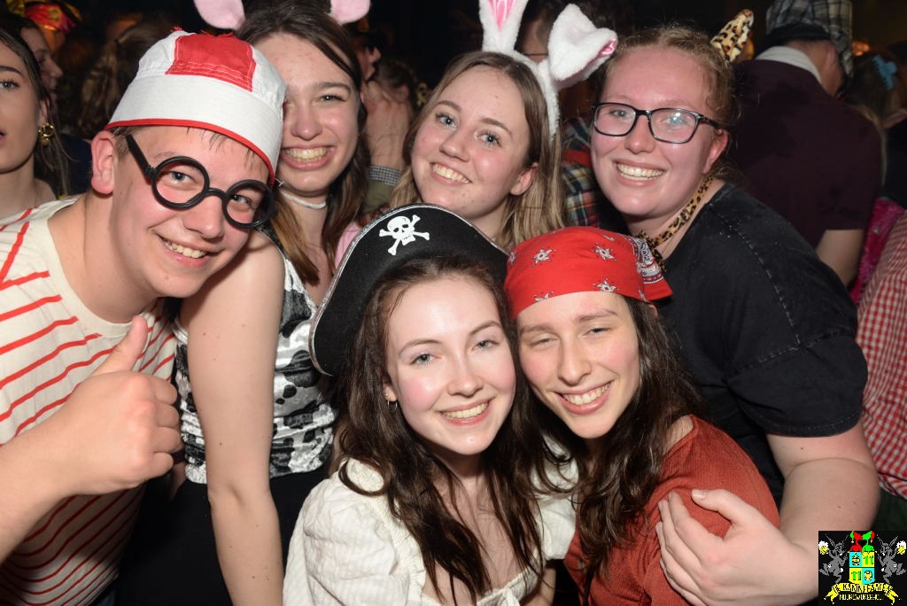 ../Images/Carnavals vrijdagavond in VdG 154.jpg